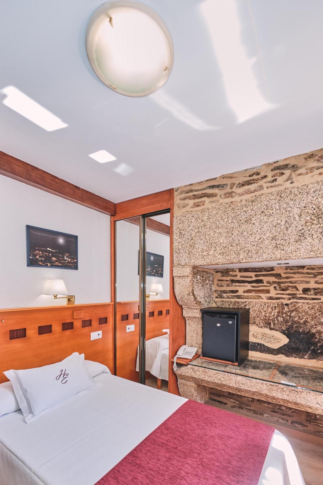 Hotel Entrecercas Santiago de Compostela