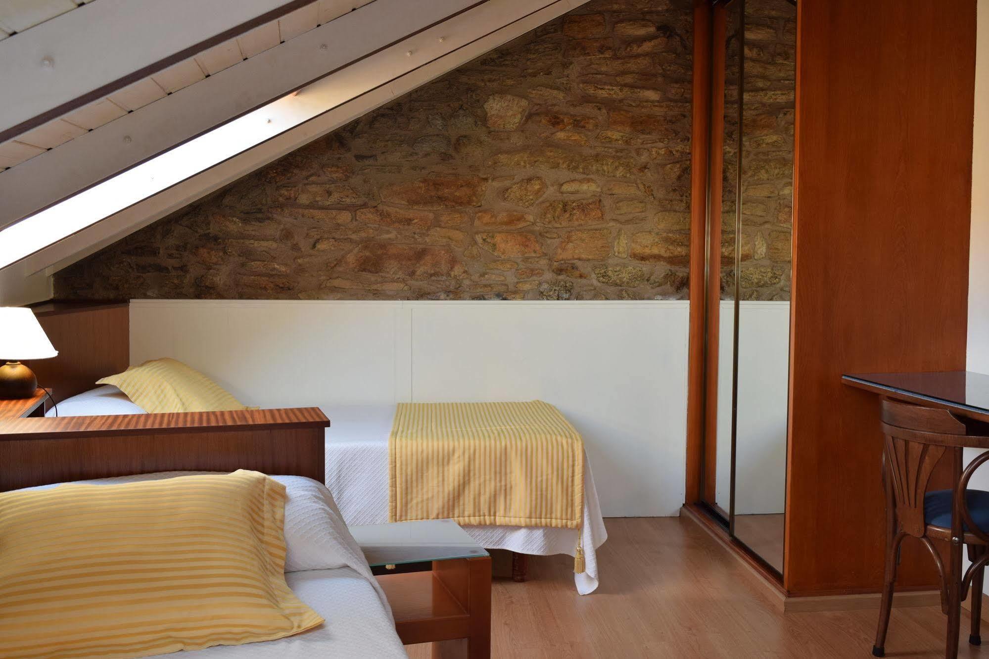 Hotel Entrecercas 2*